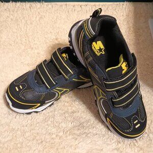 NEW~ Starter Boys' Tempo Two Strap Athletic Shoes - black/silver/yellow, 6 youth